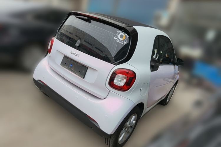 Used smart fortwo 2018 1.0L 52kW Hardtop Dynamic Version China V Rear Right 45 Deg