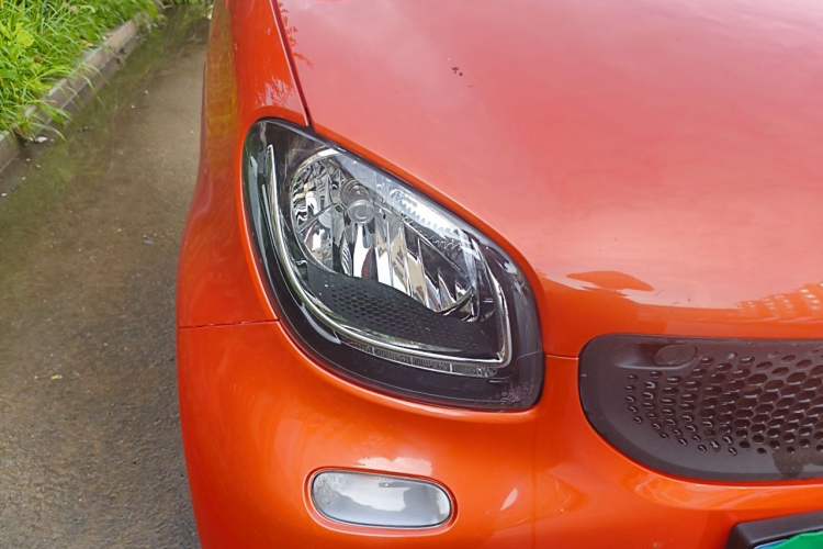 Used smart fortwo 2018 1.0L 52kW Hardtop Dynamic Version China V Right Front Headlight