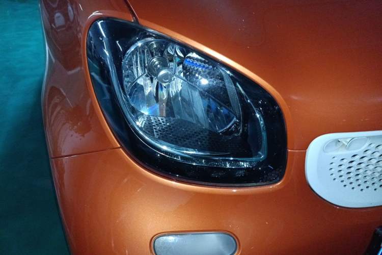 Used smart fortwo 2018 1.0L 52kW Hardtop Passion Edition China V Standard Right Front Headlight
