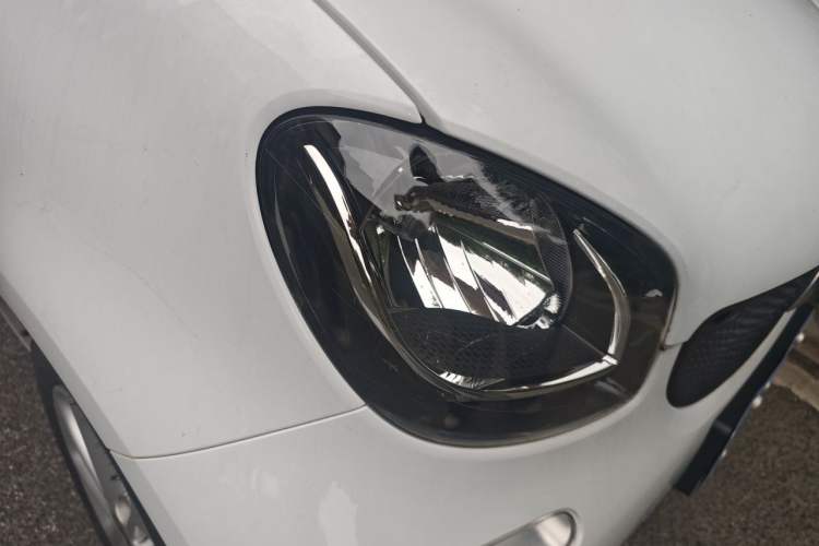 Used smart fortwo 2018 1.0L 52kW Hardtop Dynamic Version China V Right Front Headlight