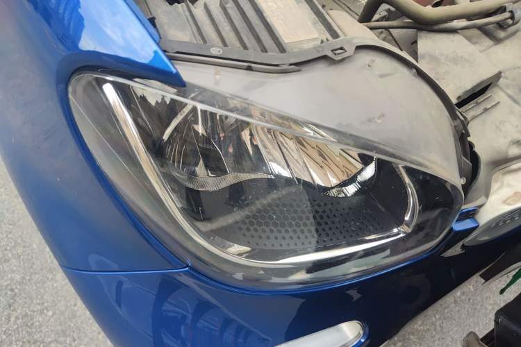 Used smart fortwo 2018 1.0L 52kW Hardtop Passion Edition China V Standard Right Front Headlight