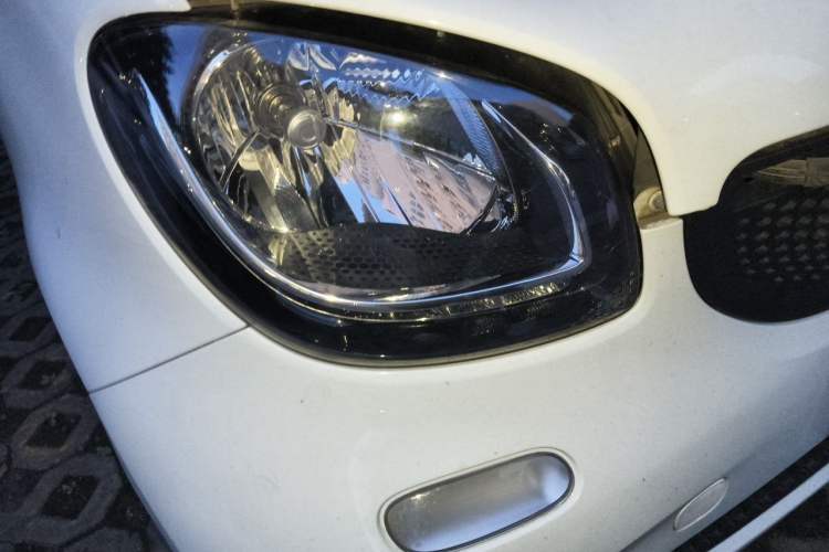 Used smart fortwo 2018 1.0L 52kW Hardtop Dynamic Version China V Right Front Headlight