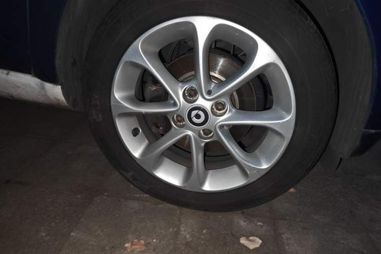 Used smart fortwo 2018 1.0L 52kW Hardtop Dynamic Version China V Right Front Wheel Hub