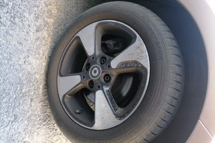 Used smart fortwo 2018 1.0L 52 kW Yaojin Special Edition China V Standard Right Front Wheel Hub