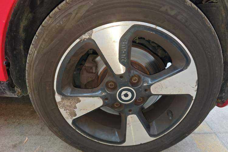 Used smart fortwo 2018 1.0L 52kW Hardtop Passion Edition China V Standard Right Front Wheel Hub