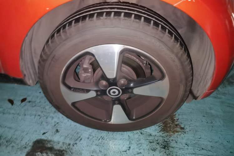 Used smart fortwo 2018 1.0L 52kW Hardtop Passion Edition China V Standard Right Front Wheel Hub