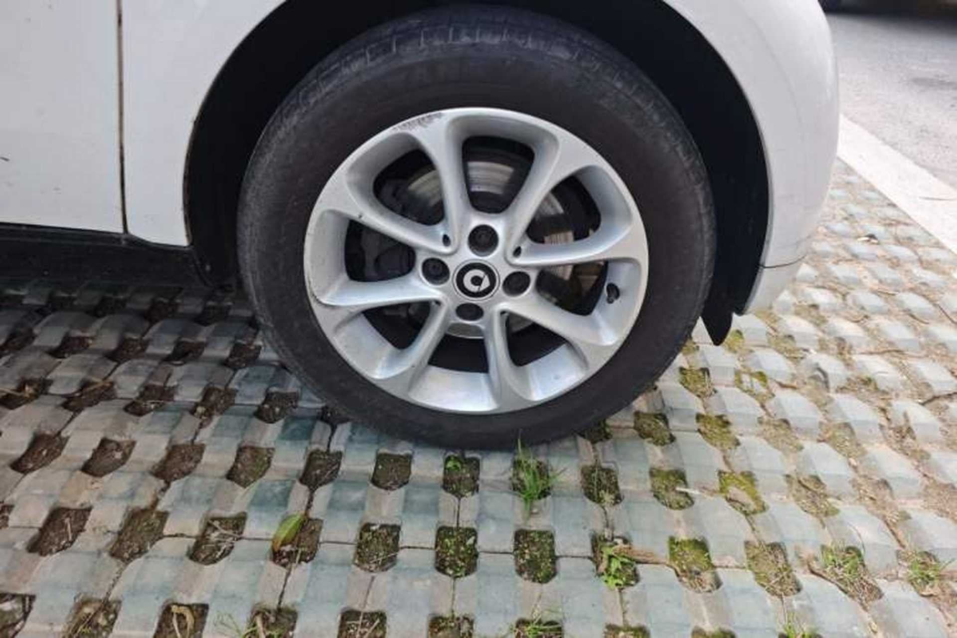 Used smart fortwo 2018 1.0L 52kW Hardtop Dynamic Version China V Right Front Wheel Hub