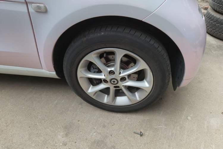 Used smart fortwo 2018 1.0L 52kW Hardtop Dynamic Version China V Right Front Wheel Hub