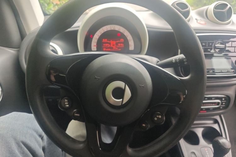 Used smart fortwo 2018 1.0L 52kW Hardtop Dynamic Version China V Steering Wheel