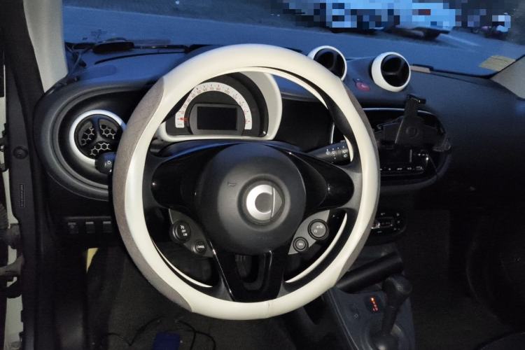Used smart fortwo 2018 1.0L 52kW Hardtop Dynamic Version China V Steering Wheel