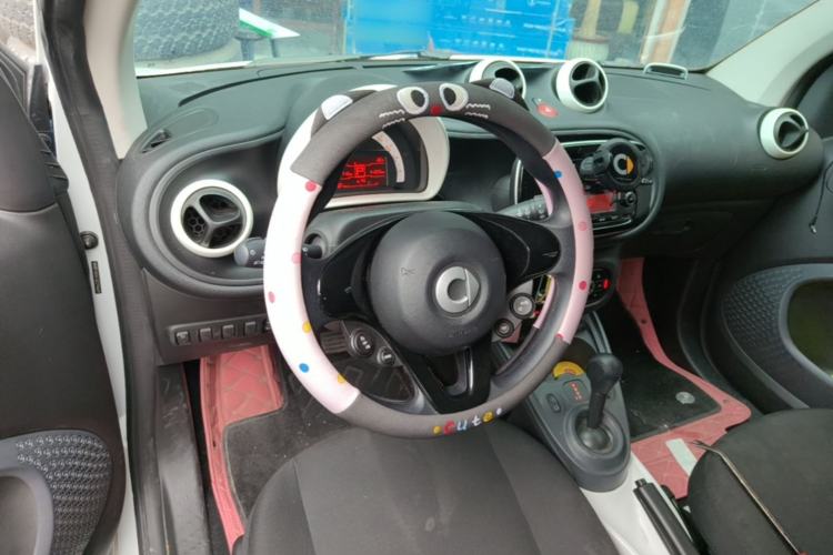 Used smart fortwo 2018 1.0L 52kW Hardtop Dynamic Version China V Steering Wheel