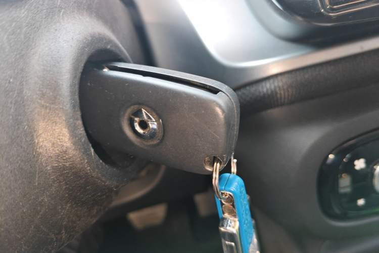 Used smart fortwo 2018 1.0L 52kW Hardtop Passion Edition China V Standard Vehicle Key
