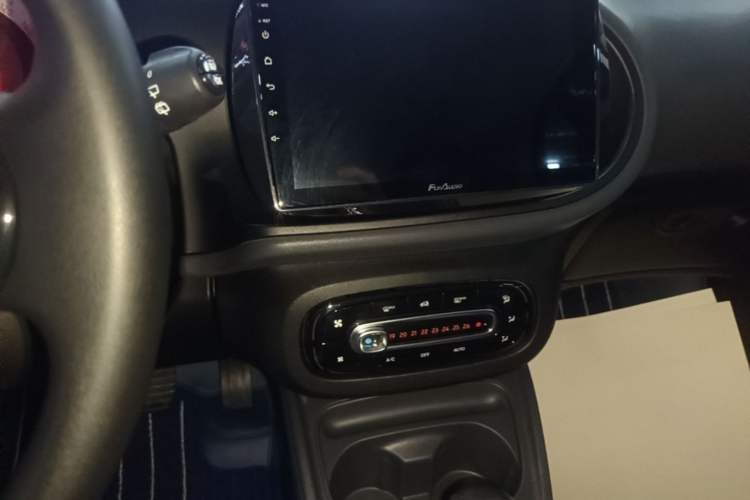 Used smart fortwo 2018 1.0L 52kW Hardtop Dynamic Version China V Audio And AC Panel