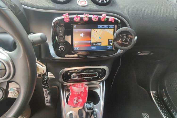 Used smart fortwo 2018 0.9T 66 kW Convertible Pioneer Edition China V Standard Audio And AC Panel