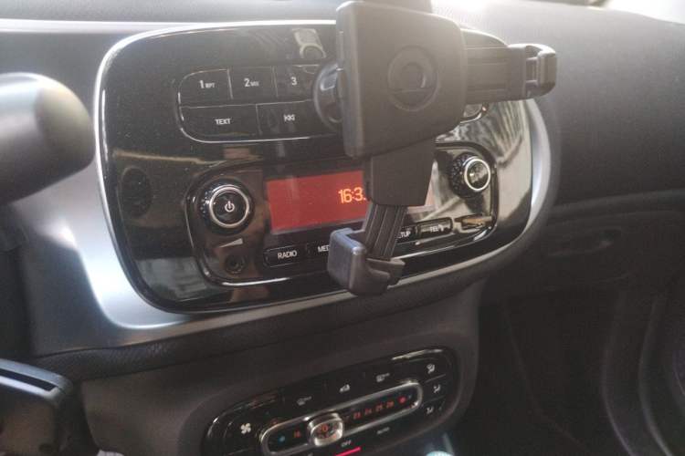 Used smart fortwo 2018 1.0L 52 kW Yaojin Special Edition China V Standard Audio And AC Panel