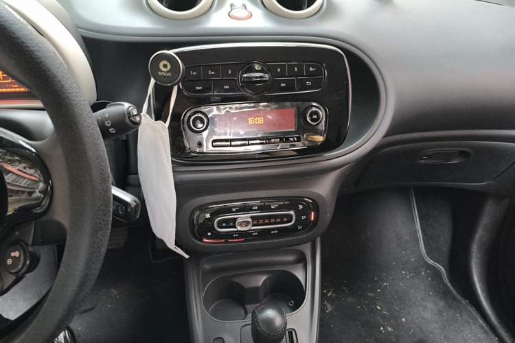Used smart fortwo 2018 1.0L 52kW Hardtop Dynamic Version China V Audio And AC Panel