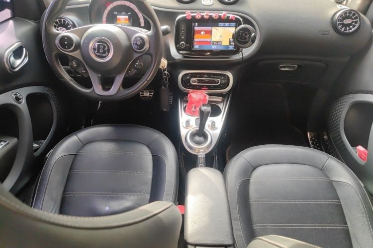 Used smart fortwo 2018 0.9T 66 kW Convertible Pioneer Edition China V Standard Center Console