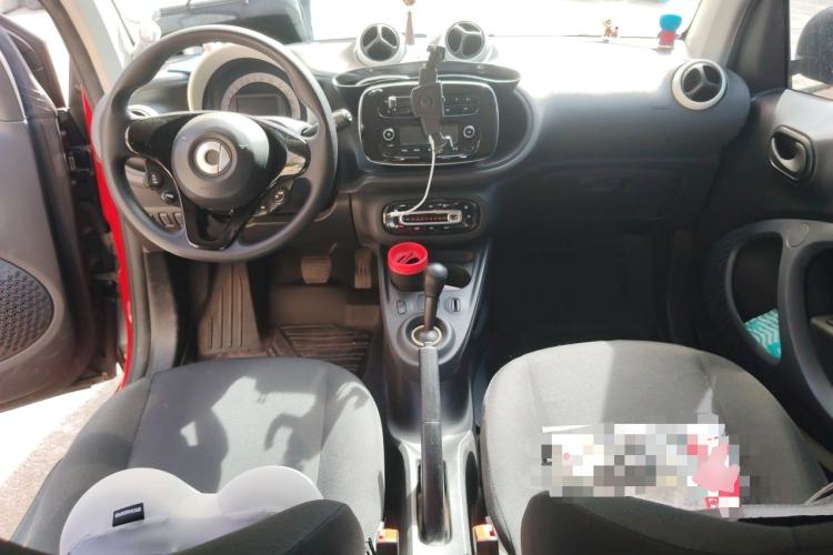 Used smart fortwo 2018 1.0L 52kW Hardtop Dynamic Version China V Center Console