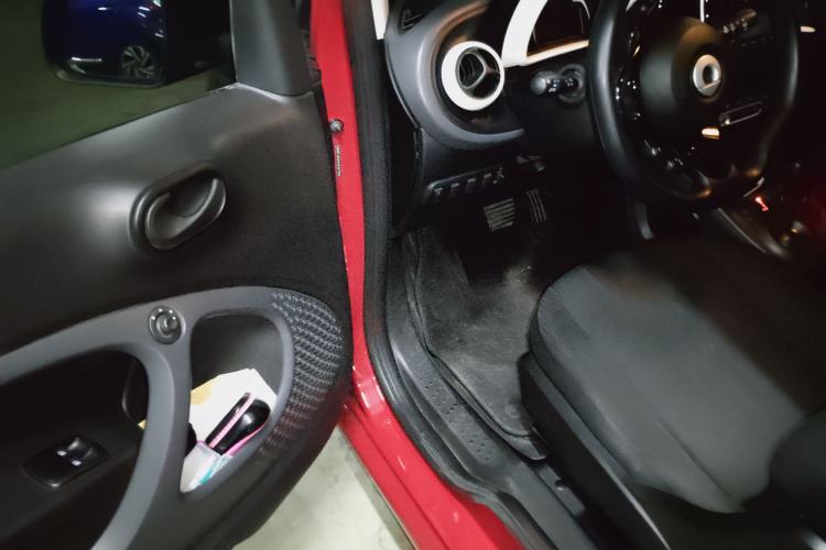 Used smart fortwo 2018 1.0L 52kW Hardtop Dynamic Version China V Driver Seat