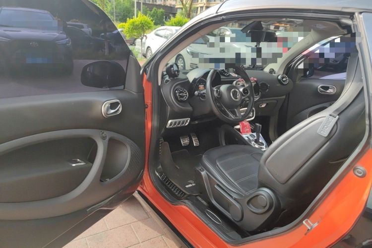 Used smart fortwo 2018 0.9T 66 kW Convertible Pioneer Edition China V Standard Driver Seat