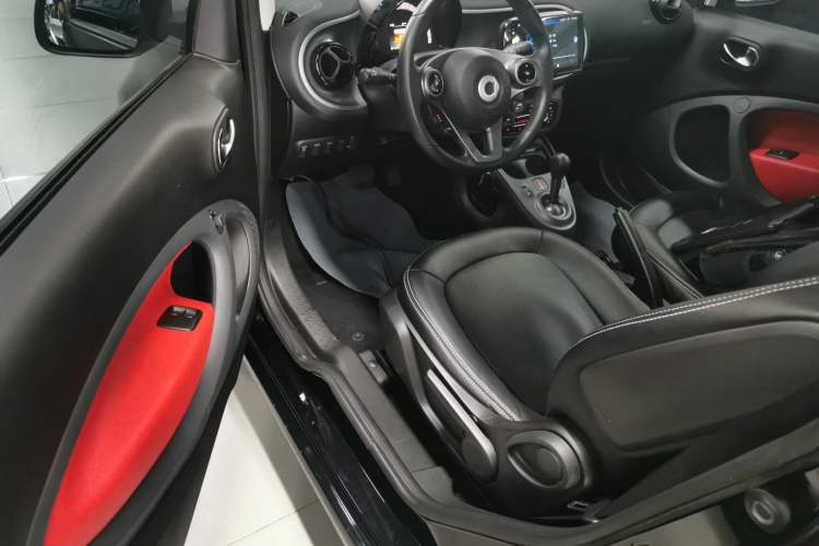 Used smart fortwo 2018 1.0L 52kW Convertible Passion Edition China V Standard Driver Seat