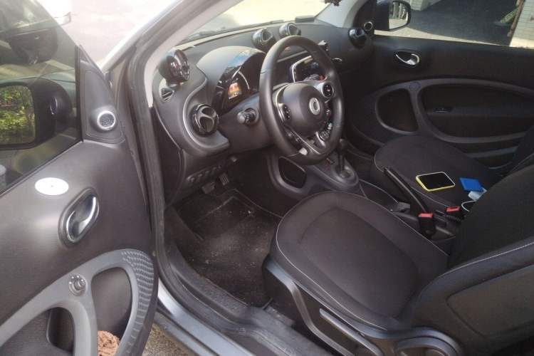 Used smart fortwo 2018 1.0L 52 kW Yaojin Special Edition China V Standard Driver Seat