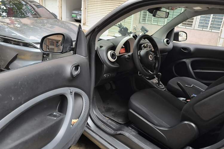 Used smart fortwo 2018 1.0L 52kW Hardtop Dynamic Version China V Driver Seat