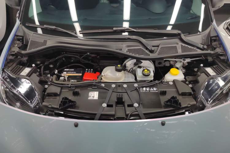 Used smart fortwo 2018 1.0L 52kW Hardtop Passion Edition China V Standard Engine Bay
