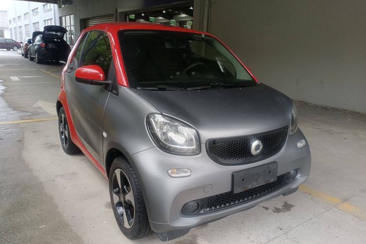Used smart fortwo 2018 1.0L 52kW Convertible Passion Edition China V Standard Front Right 45 Deg