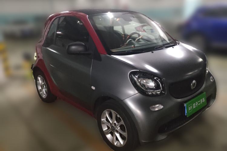 Used smart fortwo 2018 1.0L 52kW Hardtop Dynamic Version China V Front Right 45 Deg
