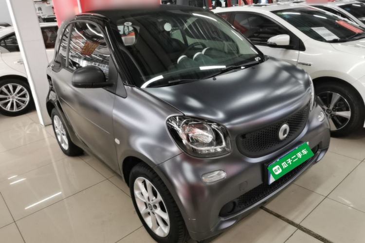 Used smart fortwo 2018 1.0L 52kW Hardtop Dynamic Version China V Front Right 45 Deg