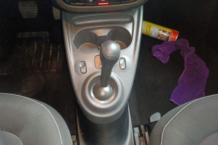 Used smart fortwo 2018 1.0L 52kW Convertible Passion Edition China V Standard Gear Lever
