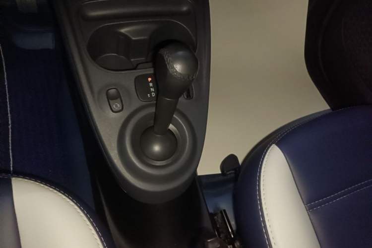 Used smart fortwo 2018 1.0L 52kW Hardtop Dynamic Version China V Gear Lever