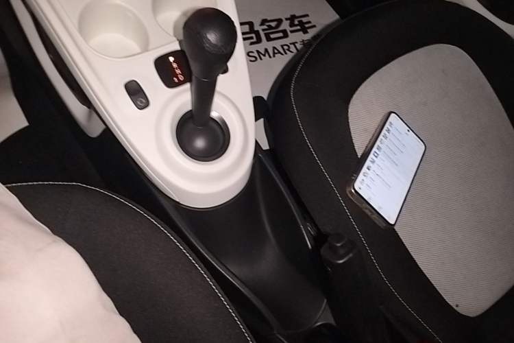 Used smart fortwo 2018 1.0L 52kW Hardtop Passion Edition China V Standard Gear Lever