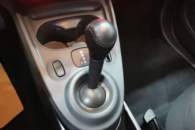 Used smart fortwo 2018 1.0L 52kW Hardtop Dynamic Version China V Gear Lever