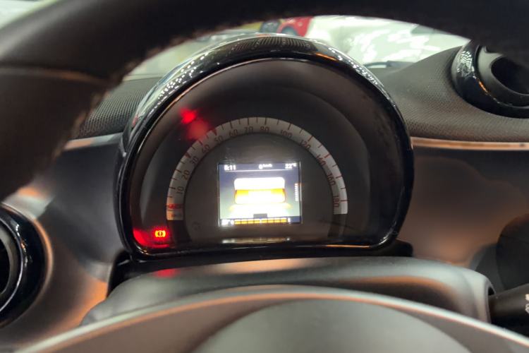Used smart fortwo 2018 1.0L 52kW Hardtop Passion Edition China V Standard Instrument Cluster