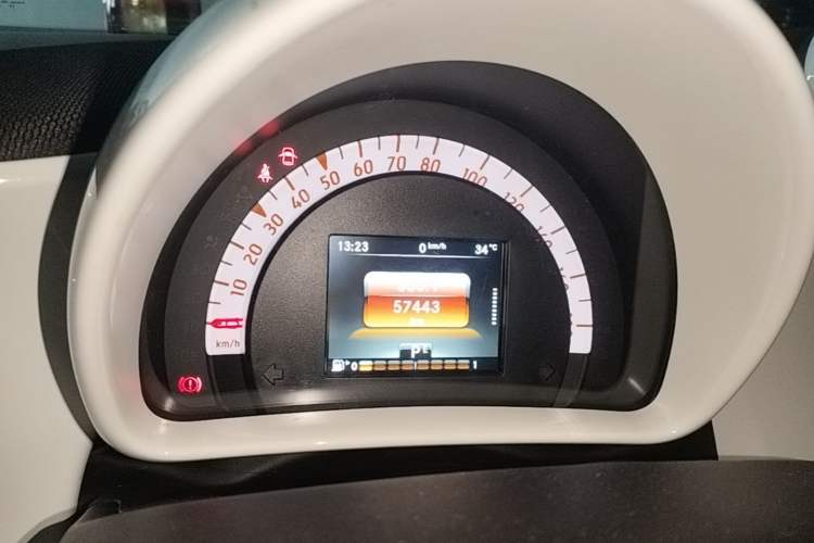 Used smart fortwo 2018 1.0L 52kW Hardtop Passion Edition China V Standard Instrument Cluster