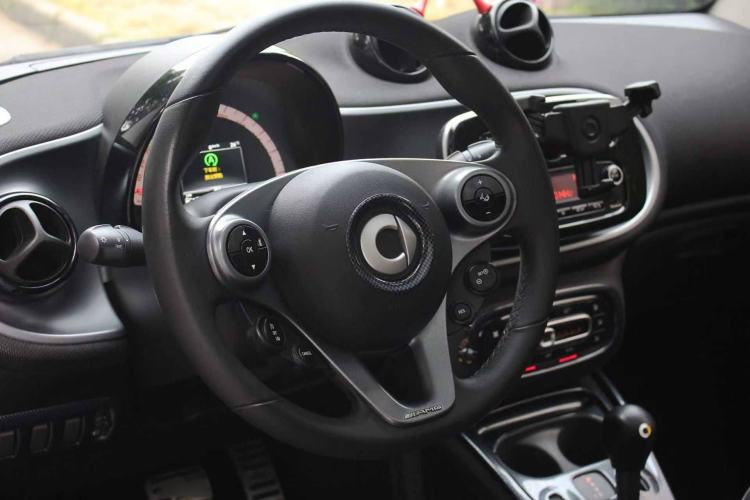 Used smart fortwo 2018 1.0L 52kW Hardtop Passion Edition China V Standard Interior 1