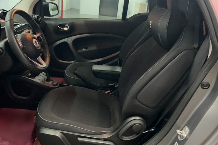 Used smart fortwo 2018 1.0L 52kW Hardtop Passion Edition China V Standard Interior 1