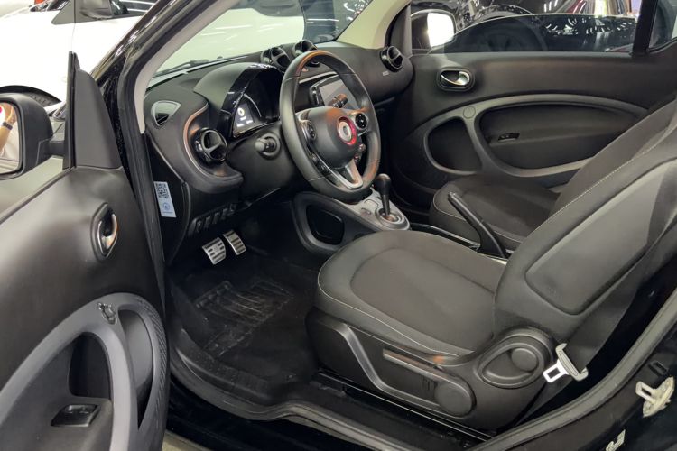 Used smart fortwo 2018 1.0L 52kW Hardtop Passion Edition China V Standard Interior 1
