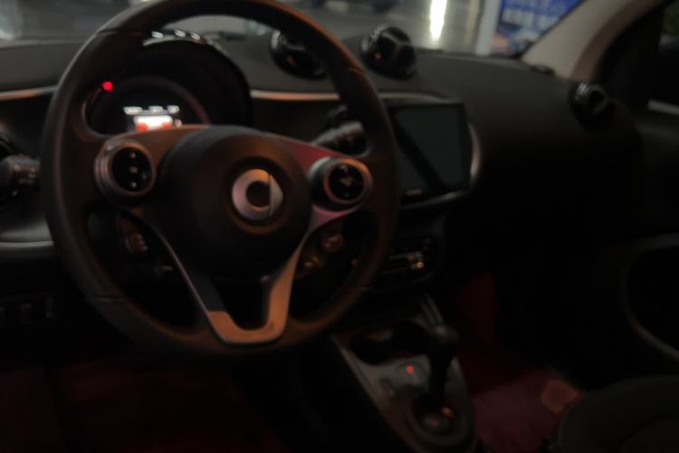 Used smart fortwo 2018 1.0L 52kW Hardtop Passion Edition China V Standard Interior 3