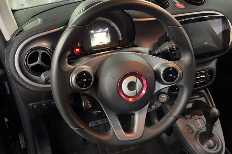 Used smart fortwo 2018 1.0L 52kW Hardtop Passion Edition China V Standard Interior 4