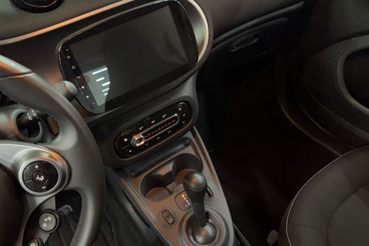 Used smart fortwo 2018 1.0L 52kW Hardtop Passion Edition China V Standard Interior 6
