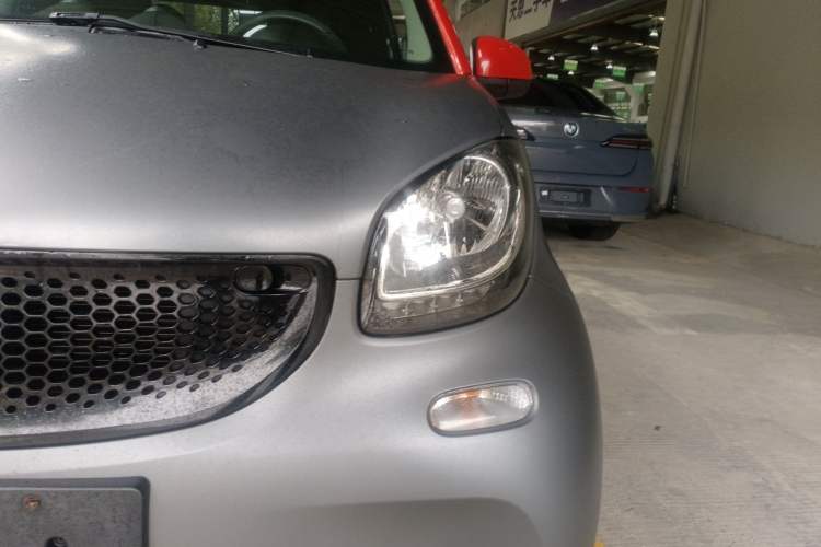 Used smart fortwo 2018 1.0L 52kW Convertible Passion Edition China V Standard Left Front Headlight