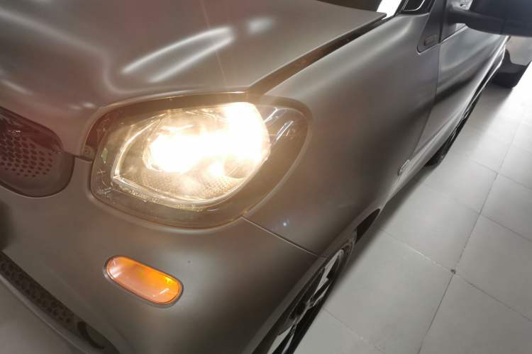Used smart fortwo 2018 1.0L 52kW Convertible Passion Edition China V Standard Left Front Headlight