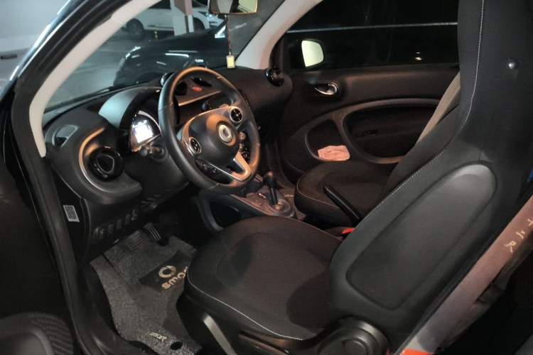 Used smart fortwo 2018 1.0L 52kW Hardtop Passion Edition China V Standard Left Front Seat