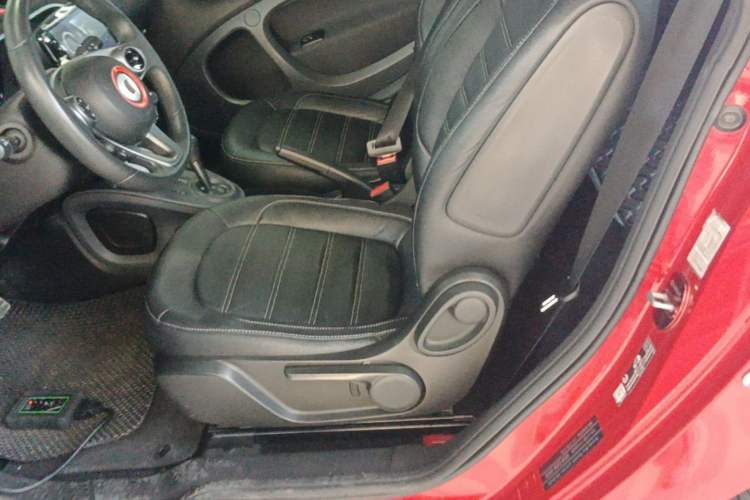 Used smart fortwo 2018 1.0L 52kW Hardtop Passion Edition China V Standard Left Rear Seat