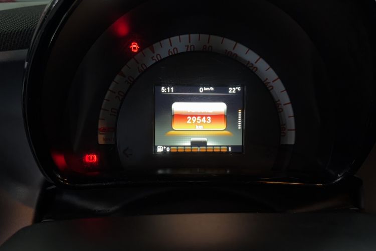 Used smart fortwo 2018 1.0L 52kW Hardtop Passion Edition China V Standard Odometer Close Up