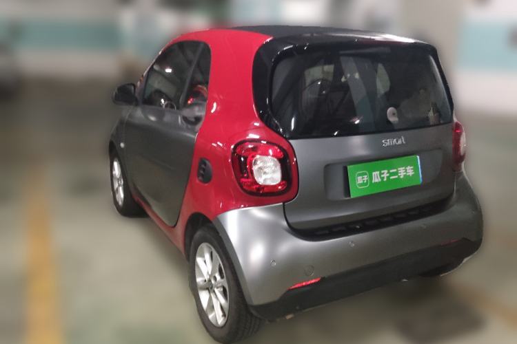 Used smart fortwo 2018 1.0L 52kW Hardtop Dynamic Version China V Rear Left 45 Deg