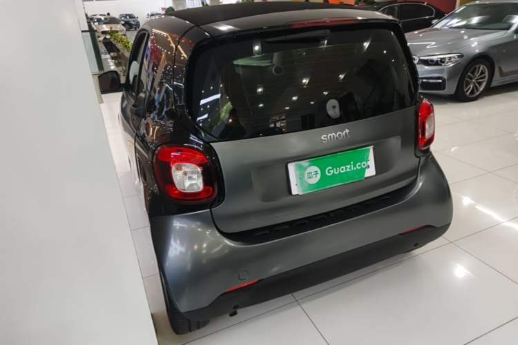 Used smart fortwo 2018 1.0L 52kW Hardtop Dynamic Version China V Rear Left 45 Deg